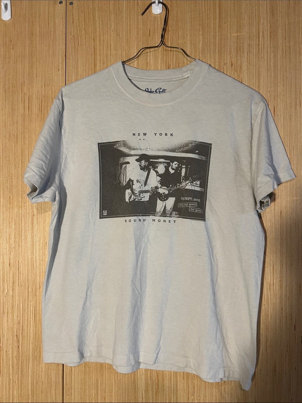 John Gault Light Tan/GrayGraphic 'New York' Band Tee